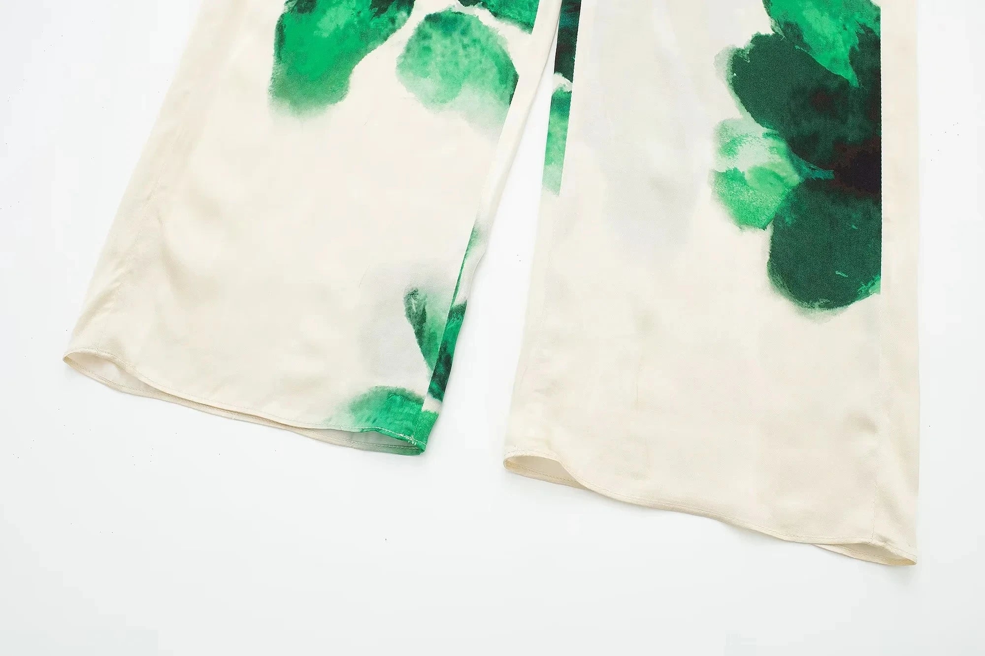 Chic Floral Blouse & Wide-Leg Pants Set