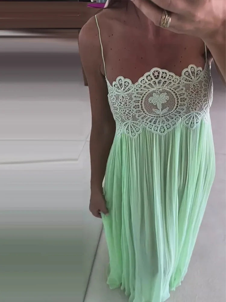 Floral Lace Beach Set – Cropped Cami Top & High-Waist Maxi Skirt.