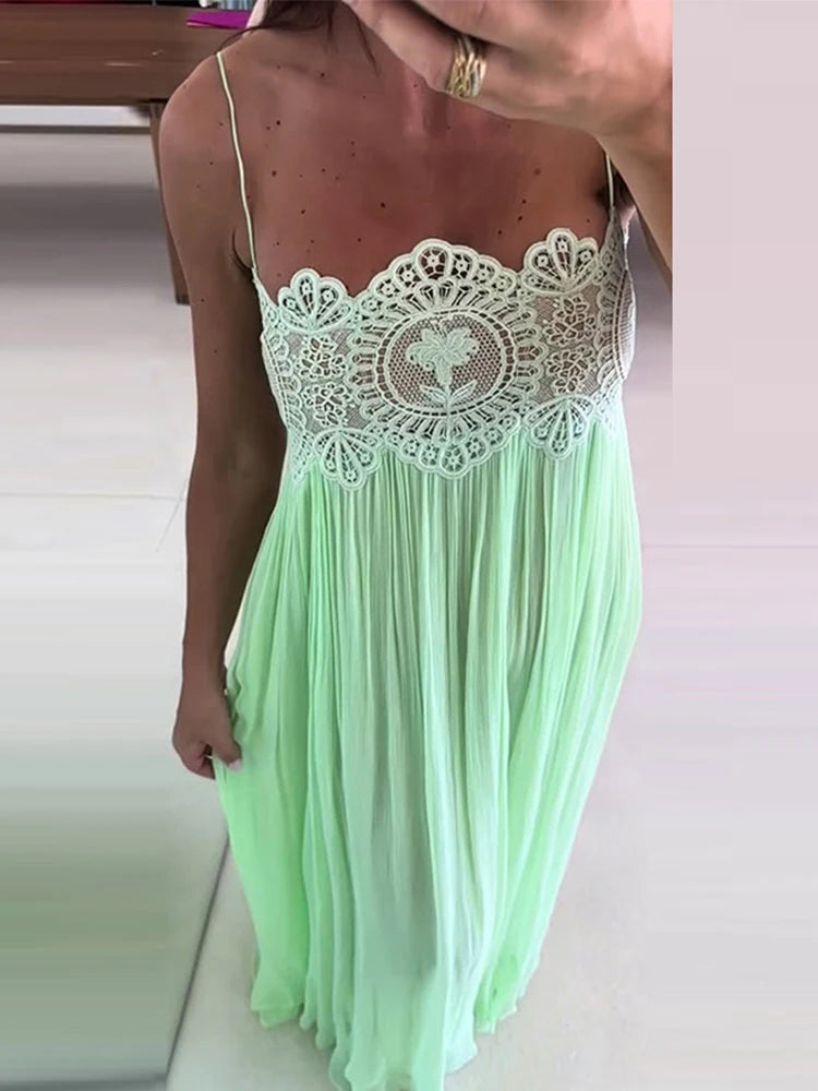 Floral Lace Beach Set – Cropped Cami Top & High-Waist Maxi Skirt.