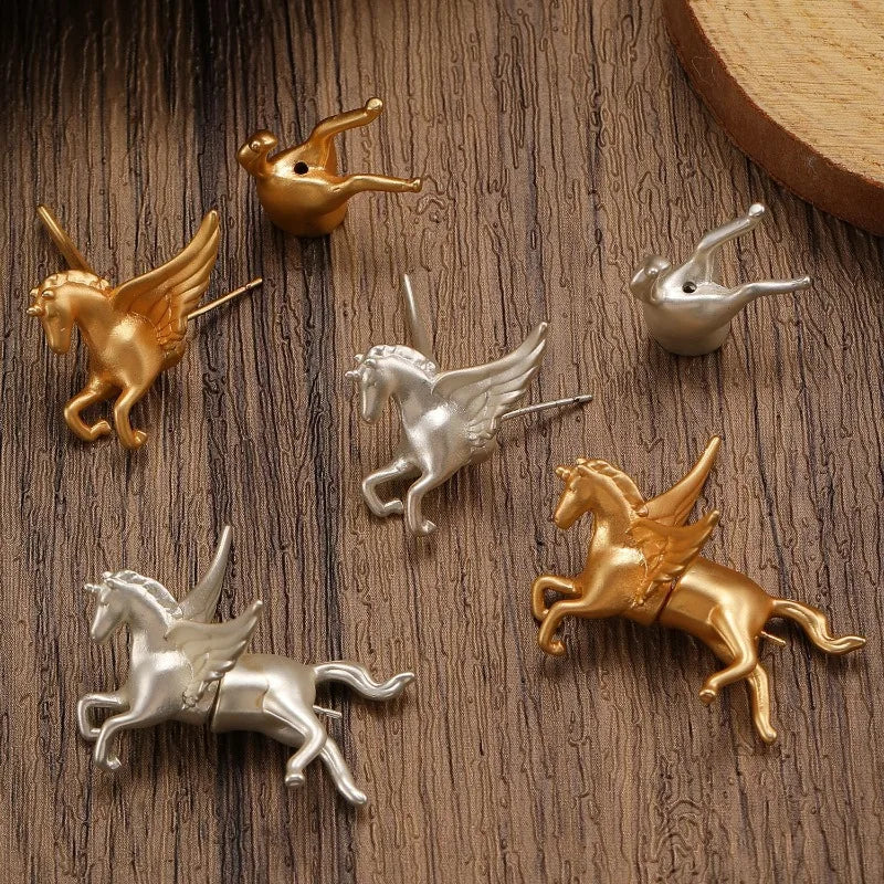 A Pair of Personalized Male Zodiac Pegasus Earrings, Trendy Women's Cute Pegasus Ear Studs, Fashionable Punk Jewelry Gifts