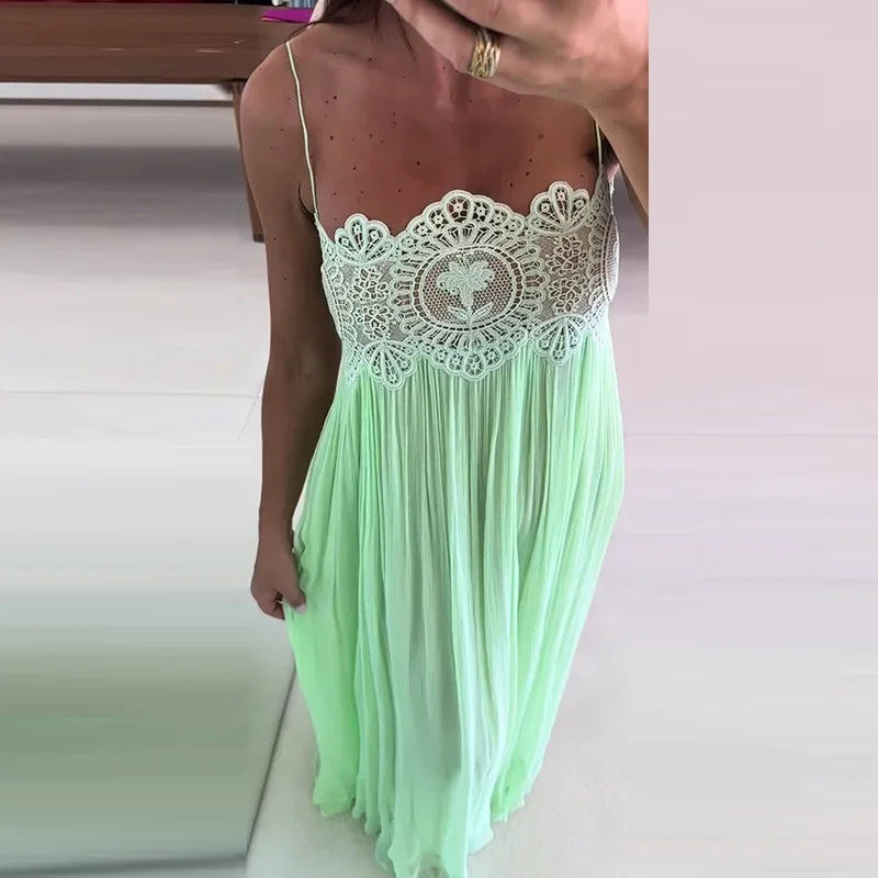 Floral Lace Beach Set – Cropped Cami Top & High-Waist Maxi Skirt.